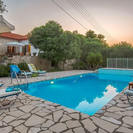 Emmy Villa *